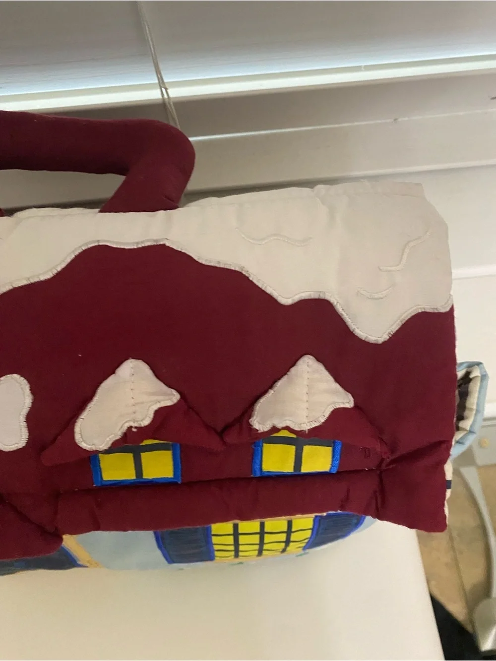 RARE VINTAGE MUSEUM OF FINE ARTS BOSTON PLUSH PORTABLE CHRISTMAS DOLLHOUSE 11”H